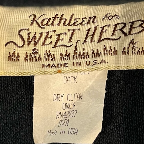 Vintage 80s Kathleen for Sweet Herb Cape - Picture 9 of 13